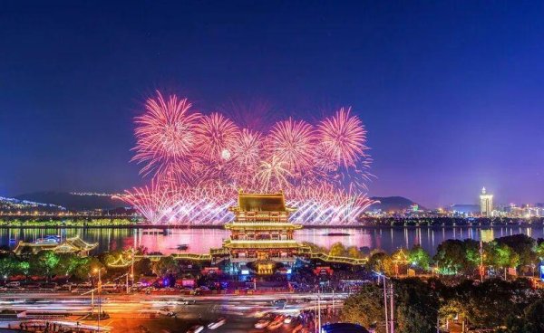 实配网配资 遇见浪漫长沙  尊界S800巡礼·湖湘十二时辰